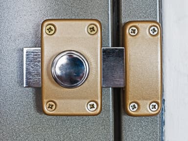 Voir nos services de Remplacer / installer un verrou